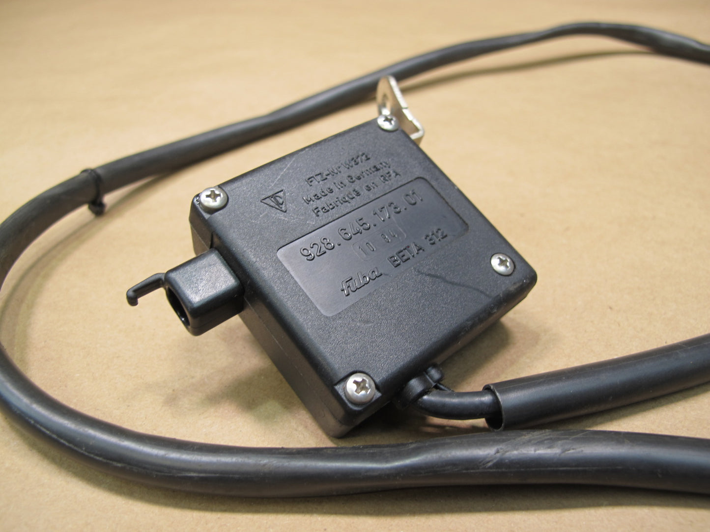 1984-1991 Porsche 928 S Audio Radio Antenna Amplifier Harness 92864517301