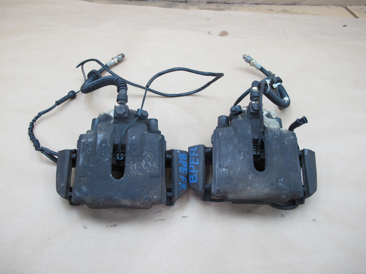 1984-1985 Porsche 928 S Front Left & Right Brake Caliper Set of 2