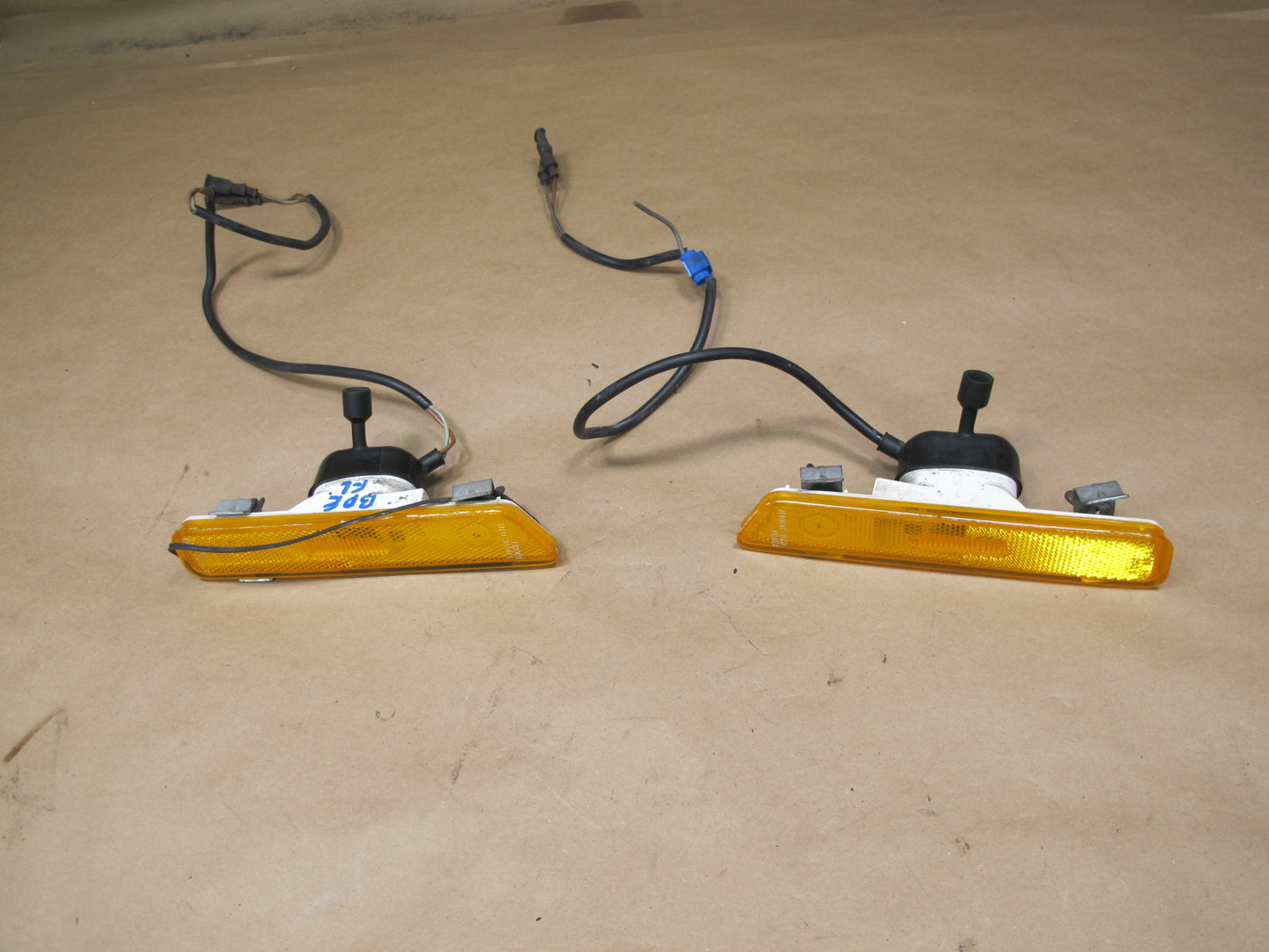 1978-1986 Porsche 928 S Front Left & Right Side Marker Light Lamp Set of 2