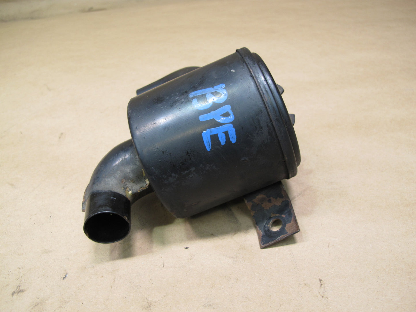 1984-1986 Porsche 928S Smog Pump Air Cleaner Canister 92811314500