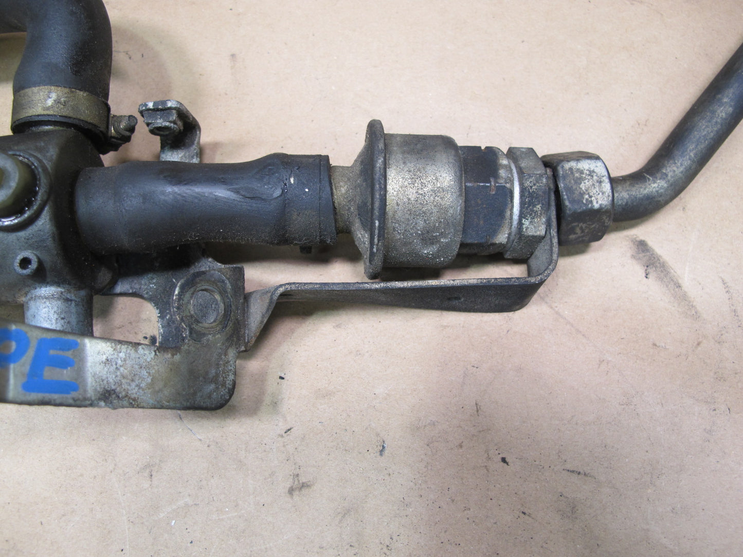 1984-1986 Porsche 928 S EGR Air Injection Valve