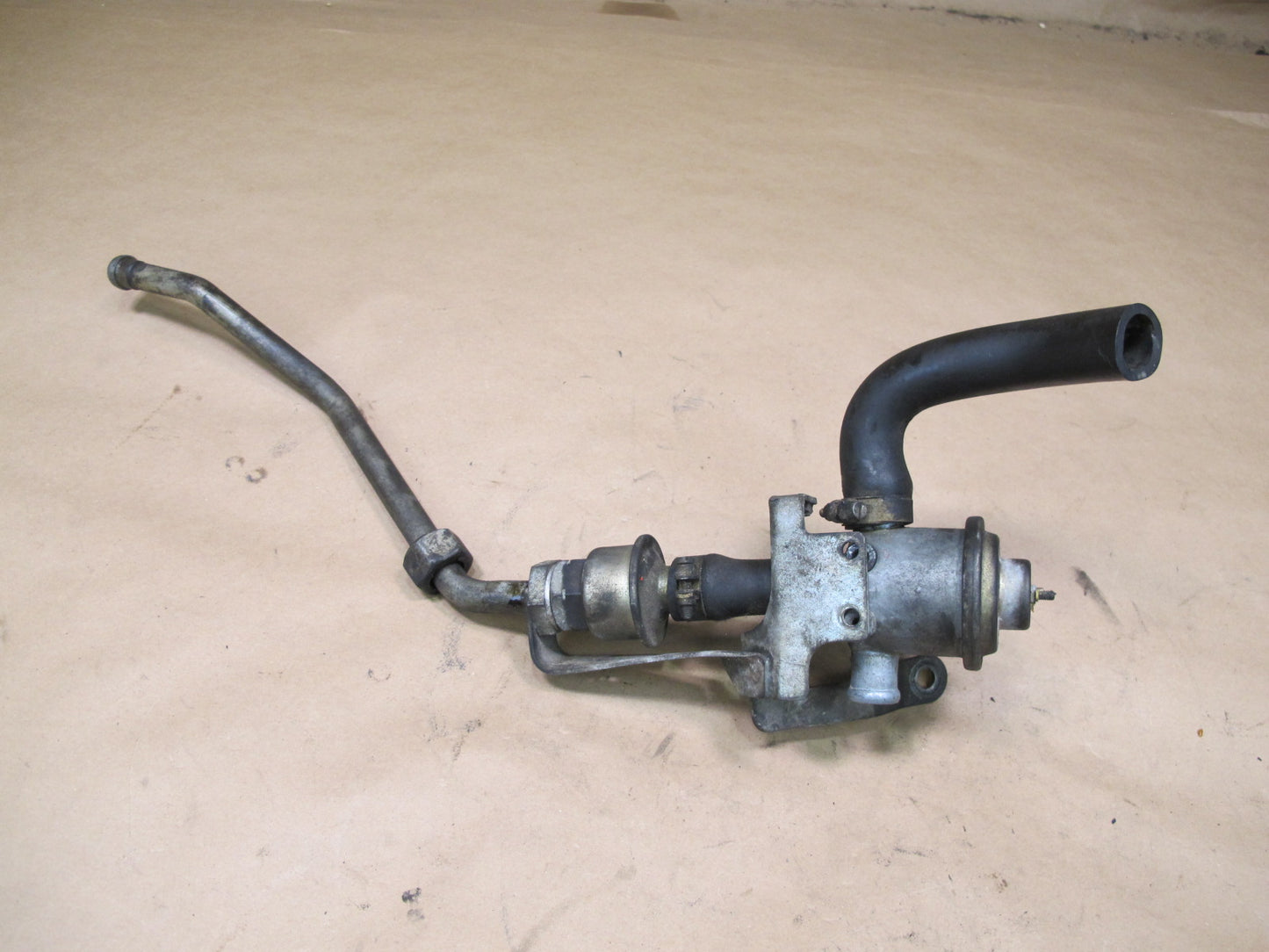 1984-1986 Porsche 928 S EGR Air Injection Valve