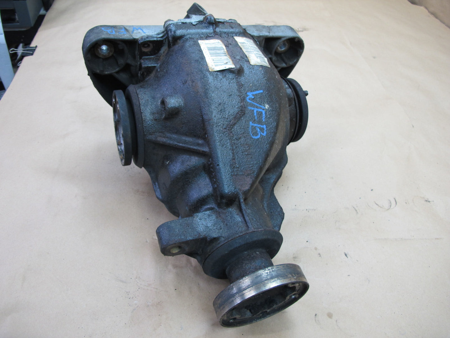 97-03 BMW E39 540i M62 M/T Rear Differential Carrier 2.81 Ratio 1428575 OEM