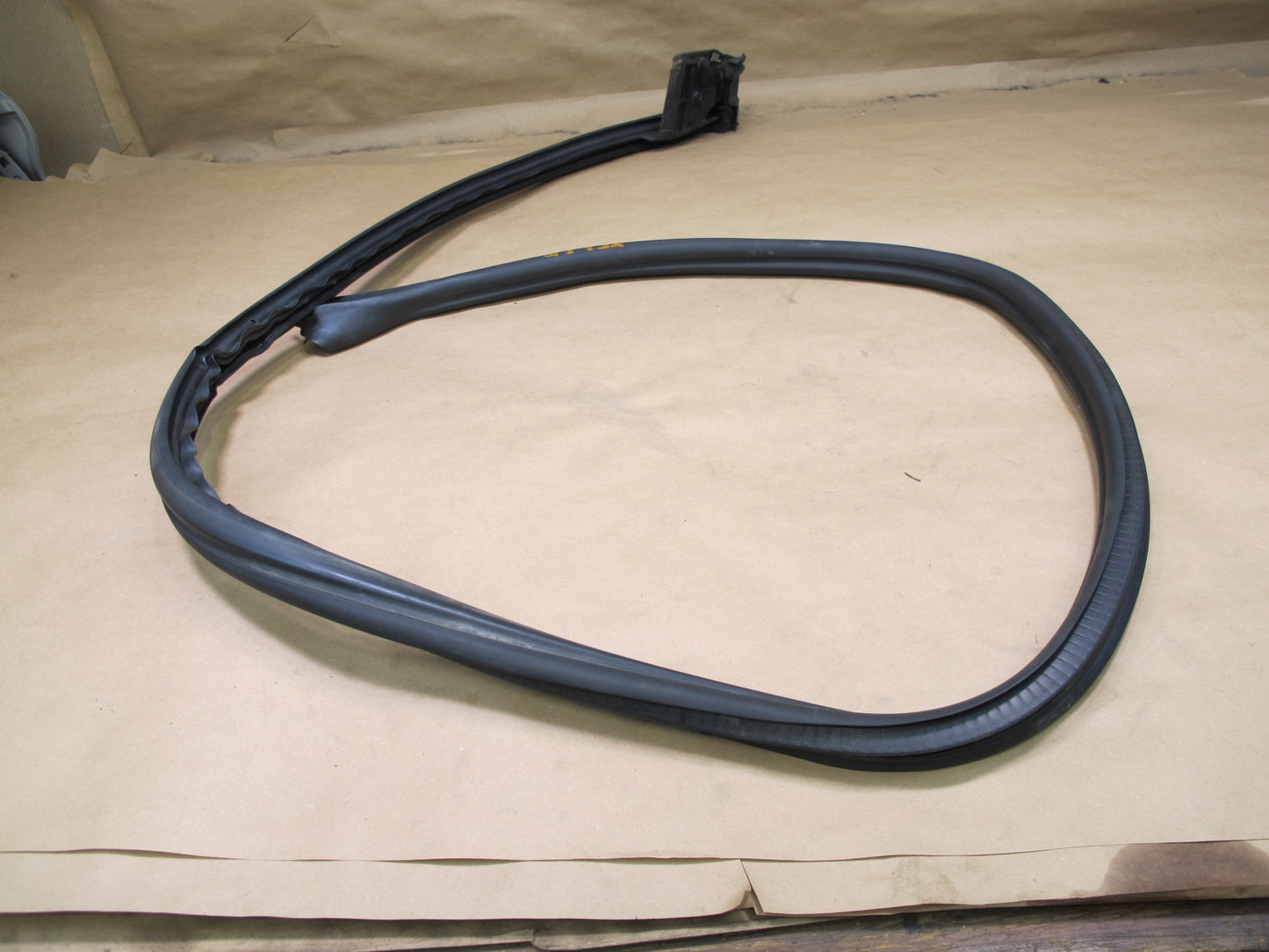 02-05 Ford Thunderbird Left Right Door Windshield Weather Rubber Seal Set OEM