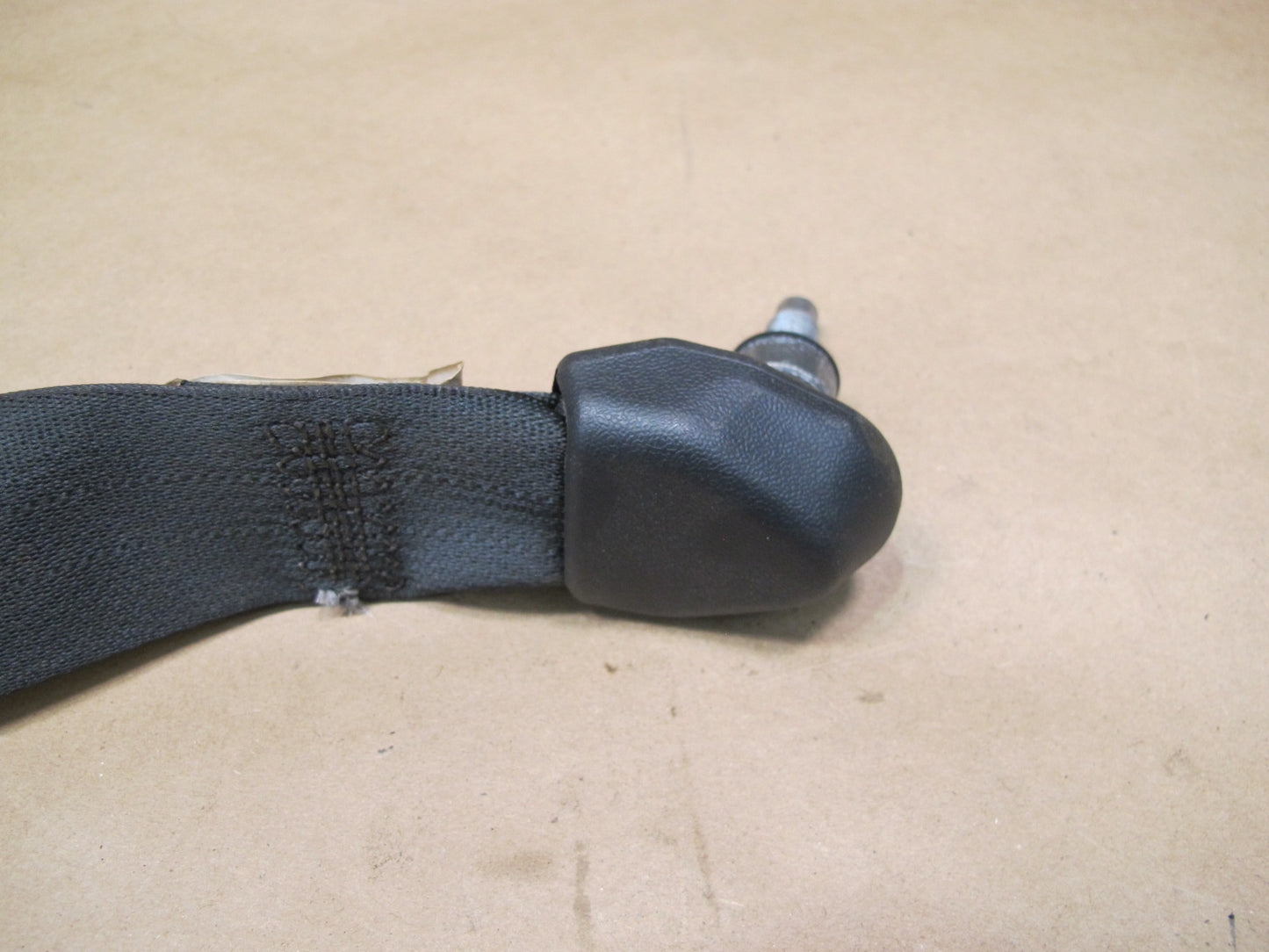 14-20 INFINITI QX60 REAR 2ND ROW RIGHT PASSENGER SIDE SEATBELT RETRACTOR OEM