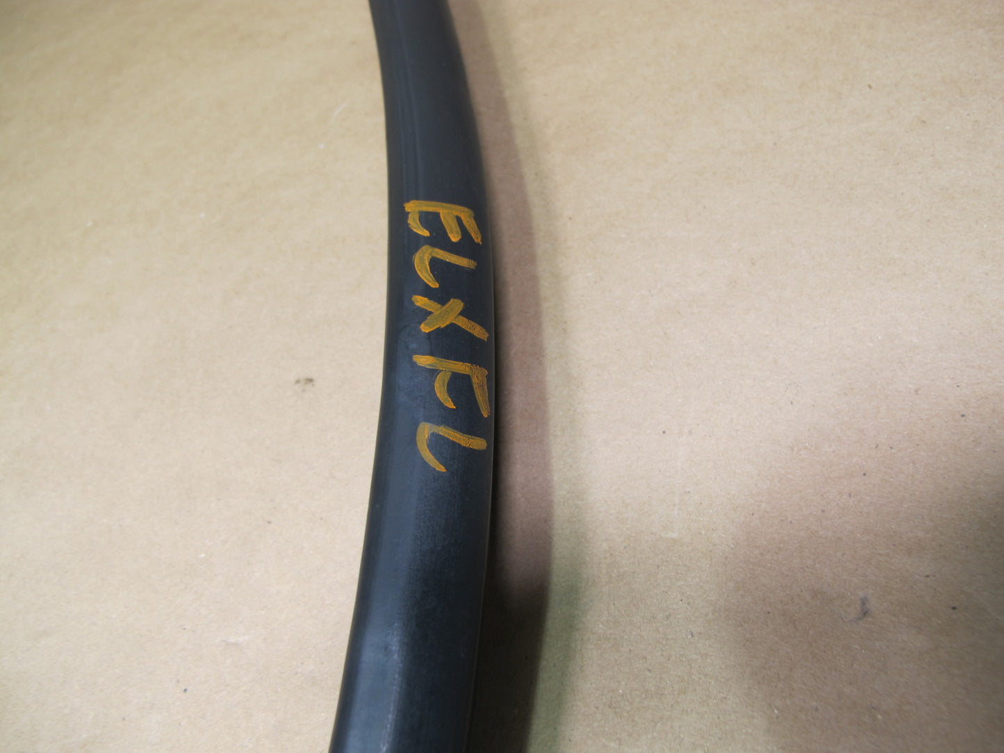 2003-2007 Lexus UZJ100L LX470 Front Left Door Weatherstrip Rubber Seal