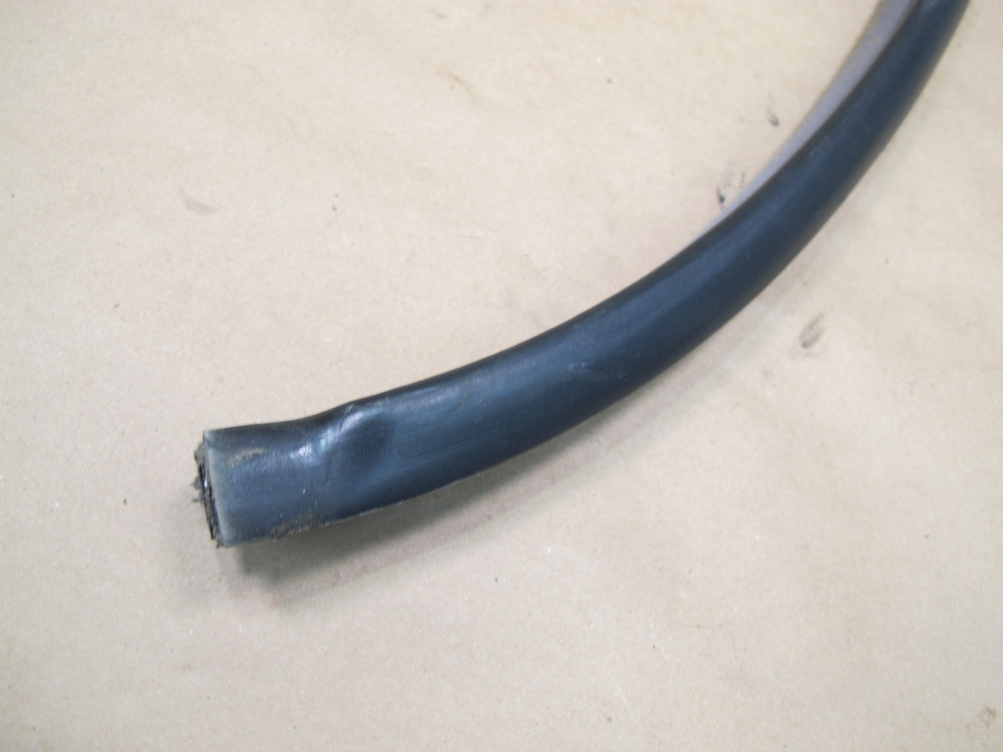 2003-2007 Lexus UZJ100L LX470 Front Left Door Weatherstrip Rubber Seal