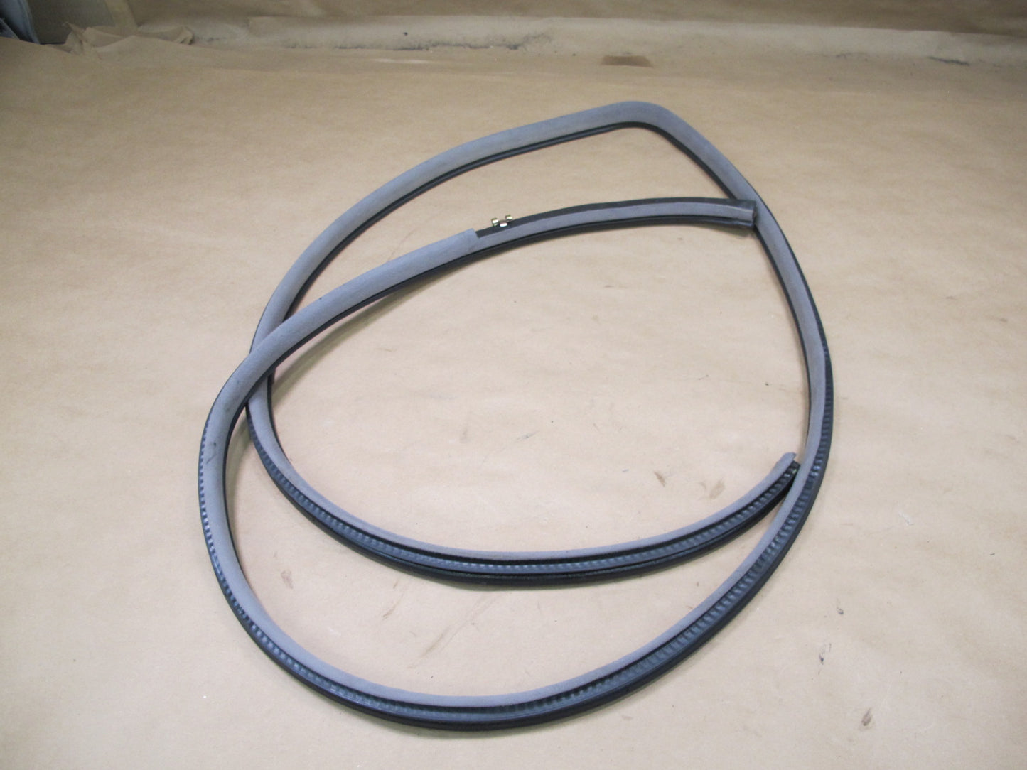 2003-2007 Lexus UZJ100L LX470 Front Left Door Weatherstrip Rubber Seal