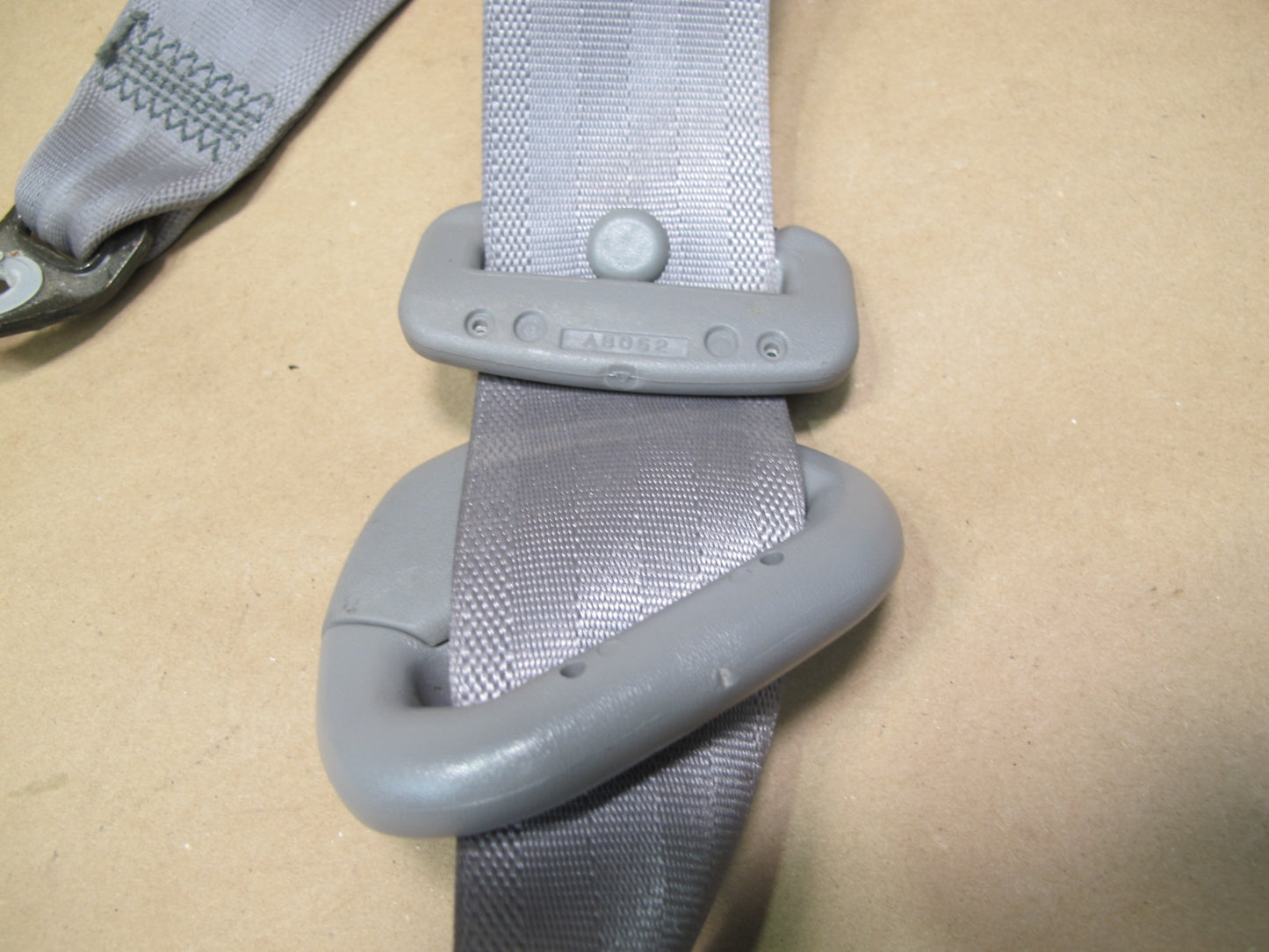 03-05 LEXUS LX470 REAR 3RD ROW RIGHT & LEFT SIDE SEATBELT RETRACTOR SET OEM