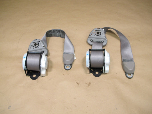 03-05 LEXUS LX470 REAR 2ND ROW RIGHT & LEFT SIDE SEATBELT RETRACTOR SET OEM