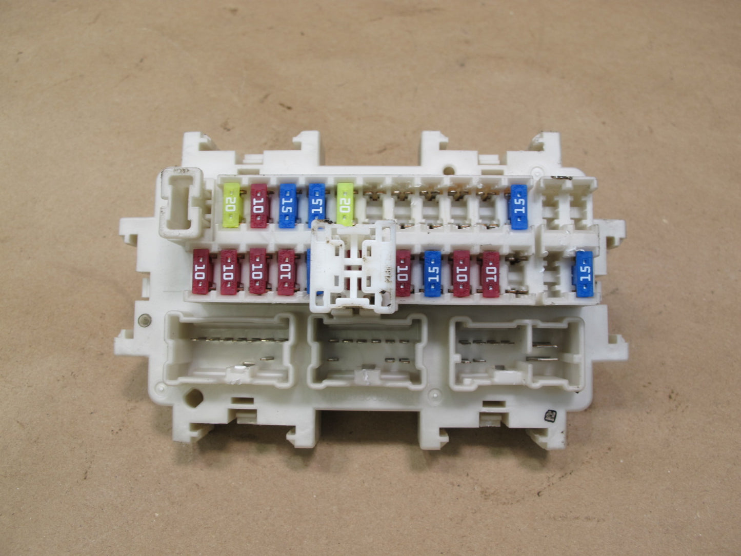 2011-2013 Infiniti QX56 Junction Fuse Relay Box Module