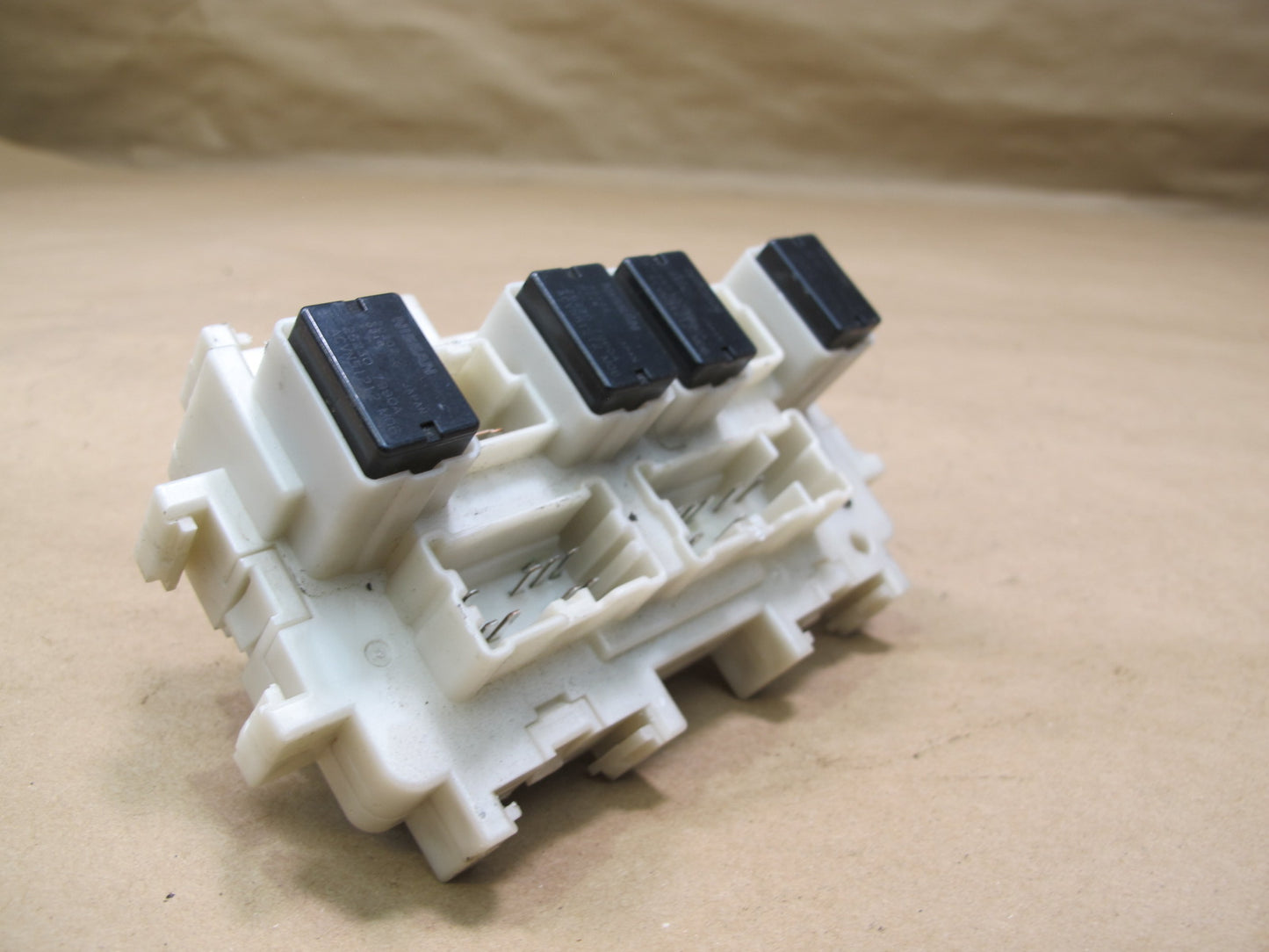 2011-2013 Infiniti QX56 Junction Fuse Relay Box Module