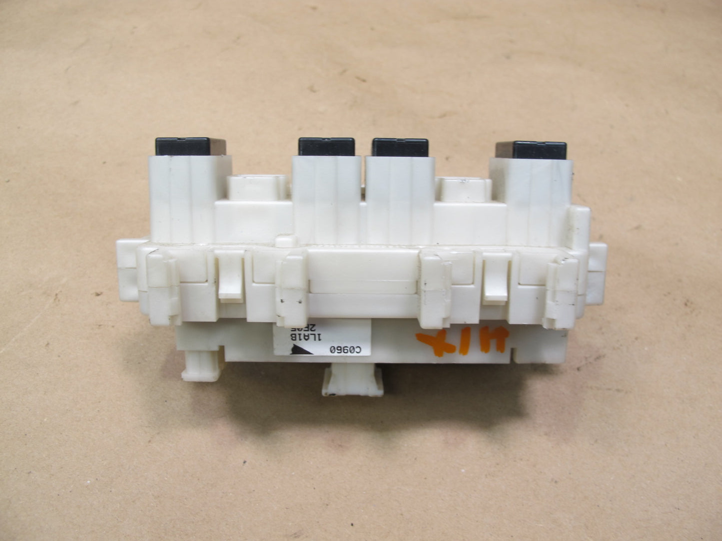 2011-2013 Infiniti QX56 Junction Fuse Relay Box Module