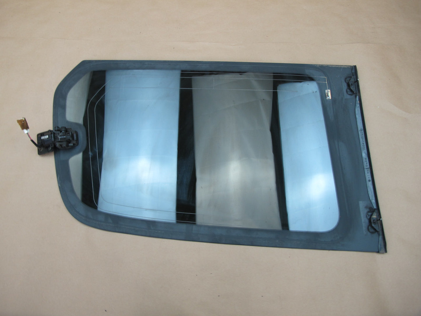 2004-2007 Lexus UZJ100L LX470 Rear Right Quarter Glass Window w Motor