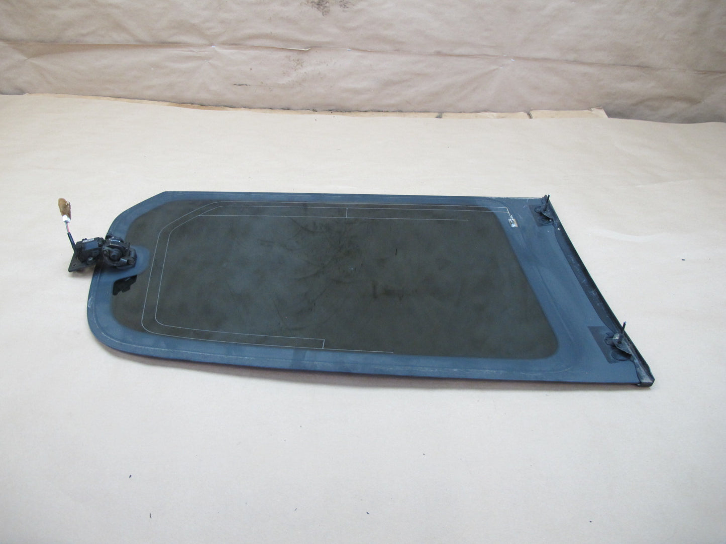 2004-2007 Lexus UZJ100L LX470 Rear Right Quarter Glass Window w Motor