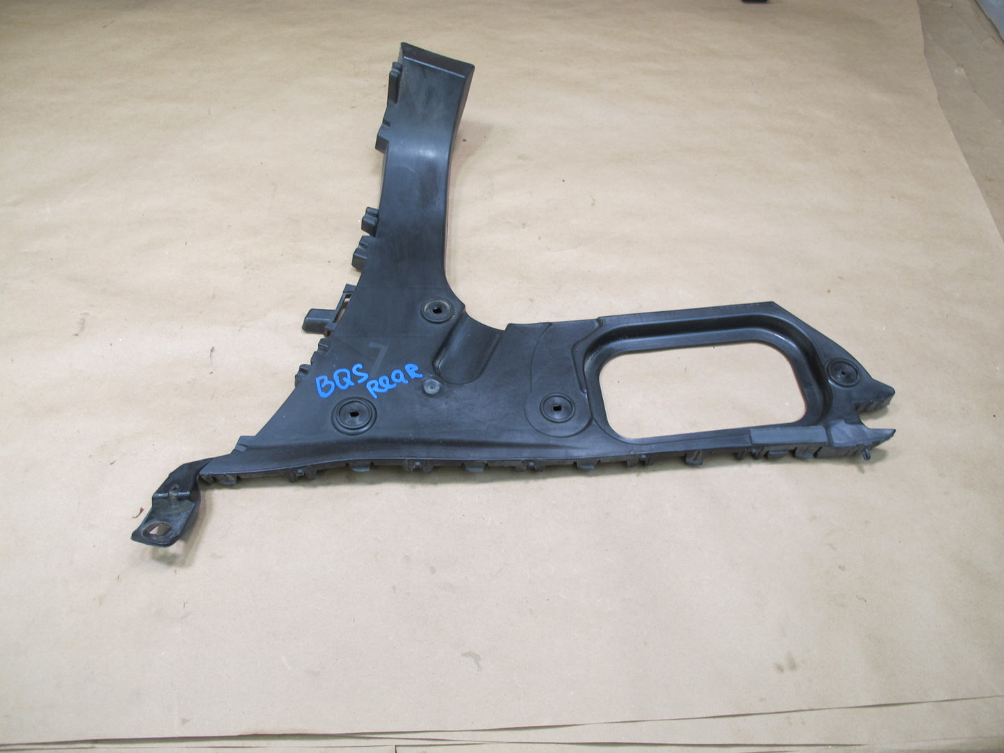 07-15 Audi Q7 4L Rear Bumper Left Right Center Guide Mount Bracket Set OEM