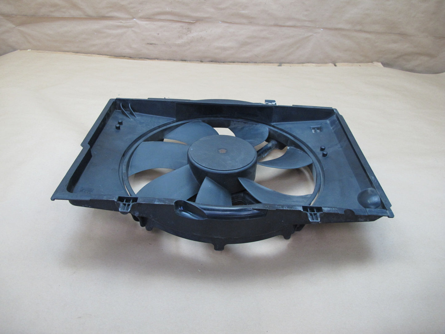 04-08 Chrysler Crossfire Engine Radiator Cooling Fan Motor Shroud OEM