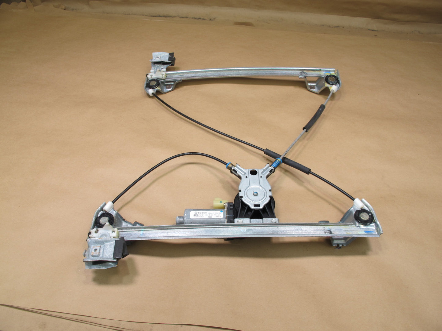 2003-2009 Hummer H2 Front Right Passenger Side Window Regulator W/ Power Motor