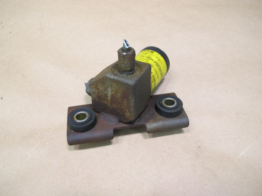 2003-2007 Lexus UZJ100L LX470 Height Control Pressure Accumulator