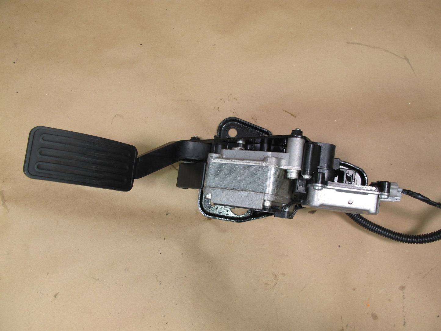 2011-2017 Infiniti QX56 QX80 Gas Acceleration Pedal