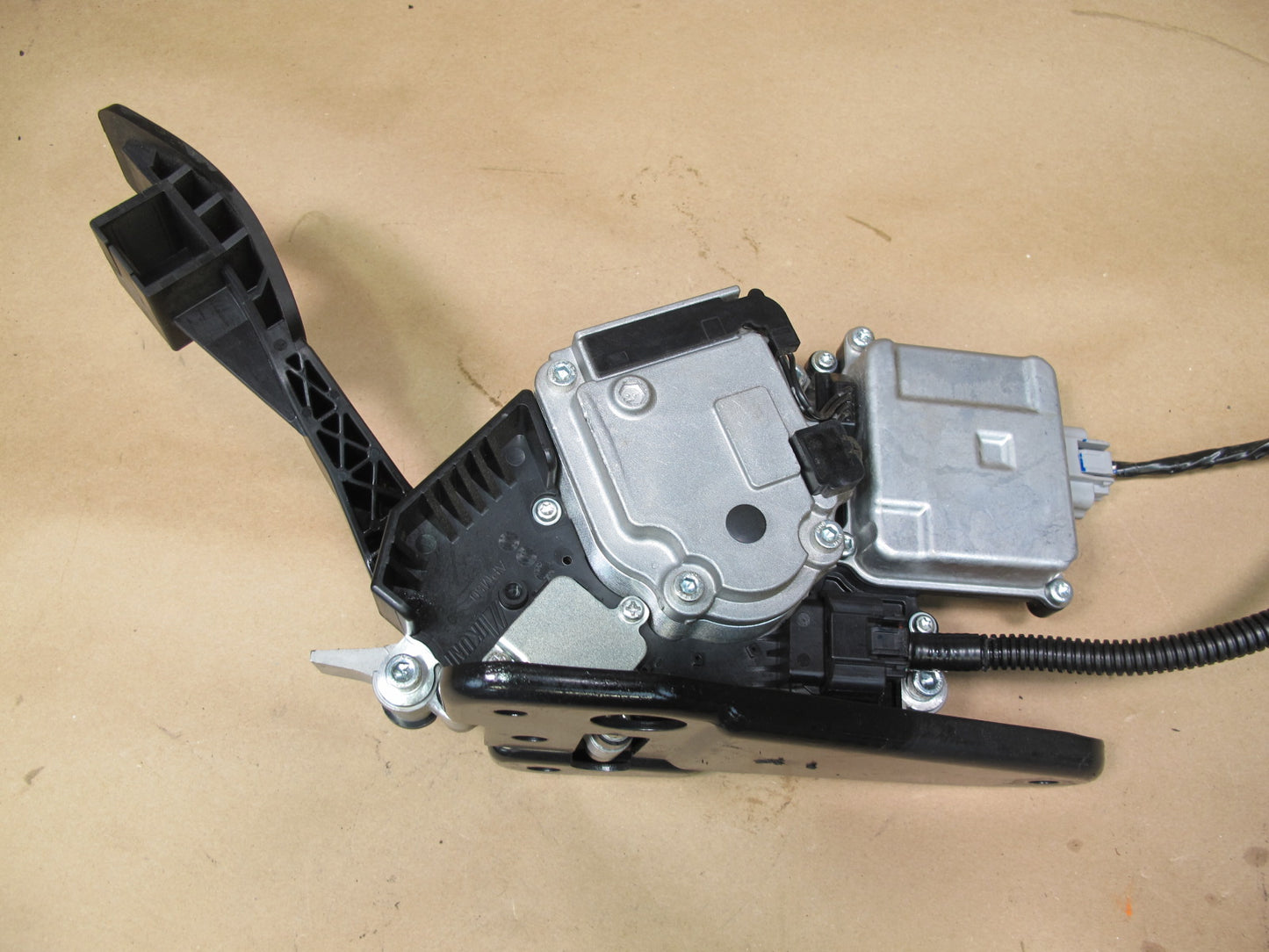 2011-2017 Infiniti QX56 QX80 Gas Acceleration Pedal