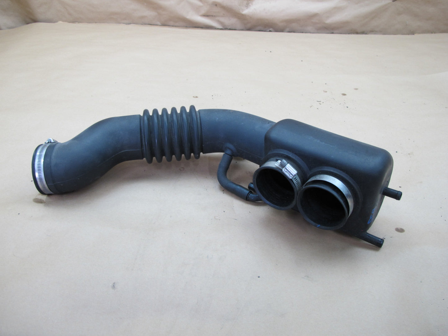 92-97 Subaru SVX 3.3L Engine Air Intake Boot Resonator Duct Tube Assembly OEM