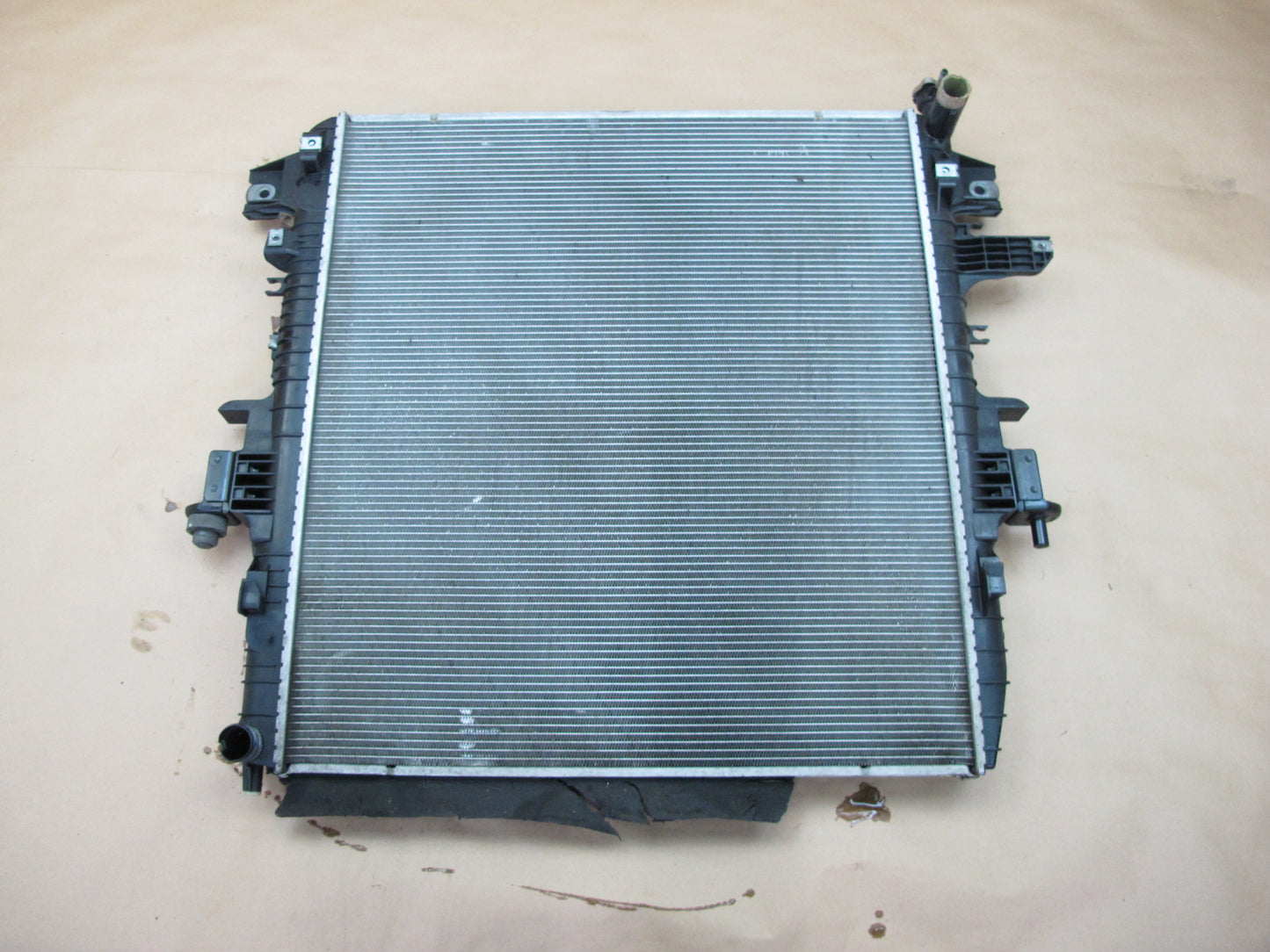 2011-2020 Infiniti QX56 QX80 5.6L V8 Engine Motor Cooling Radiator