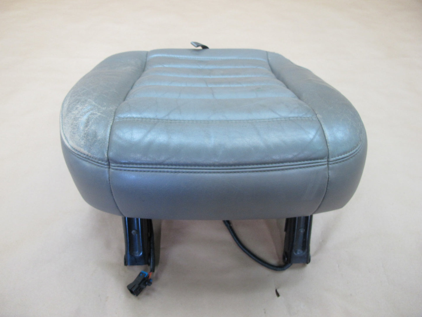 2003-2007 Hummer H2 Rear Right Passenger Side Seat Lower Cushion Leather