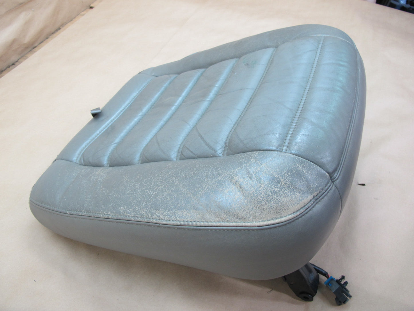 2003-2007 Hummer H2 Rear Right Passenger Side Seat Lower Cushion Leather