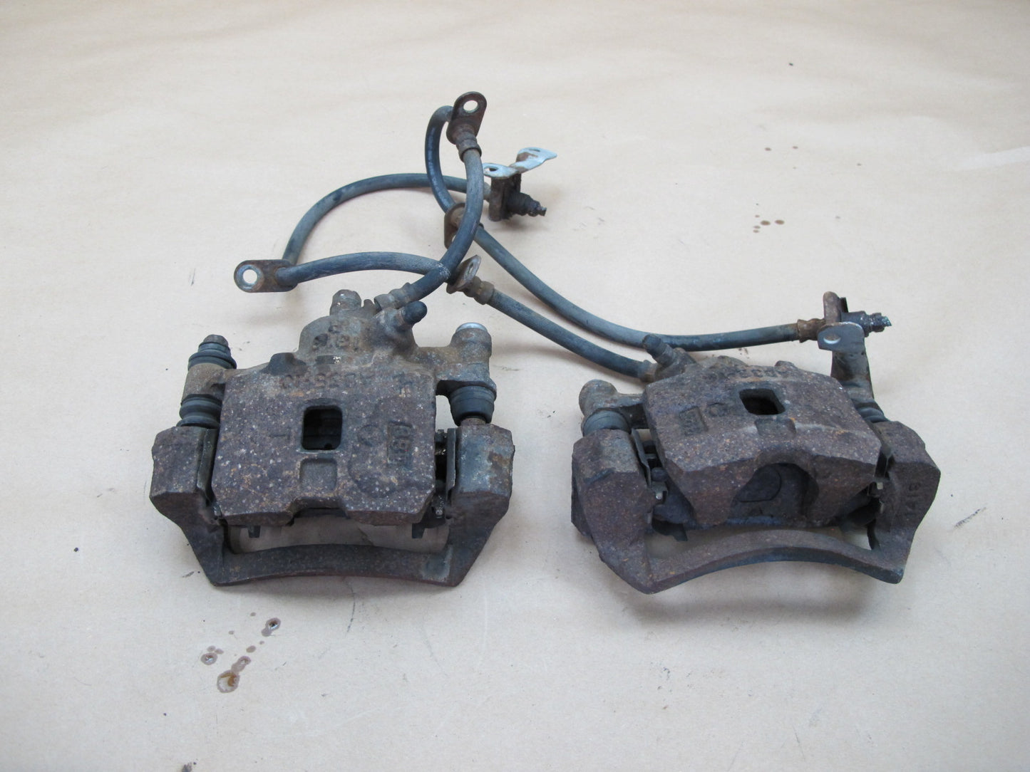 94-95 Subaru SVX FWD Set of 2 Rear Left & Right Brake Caliper OEM