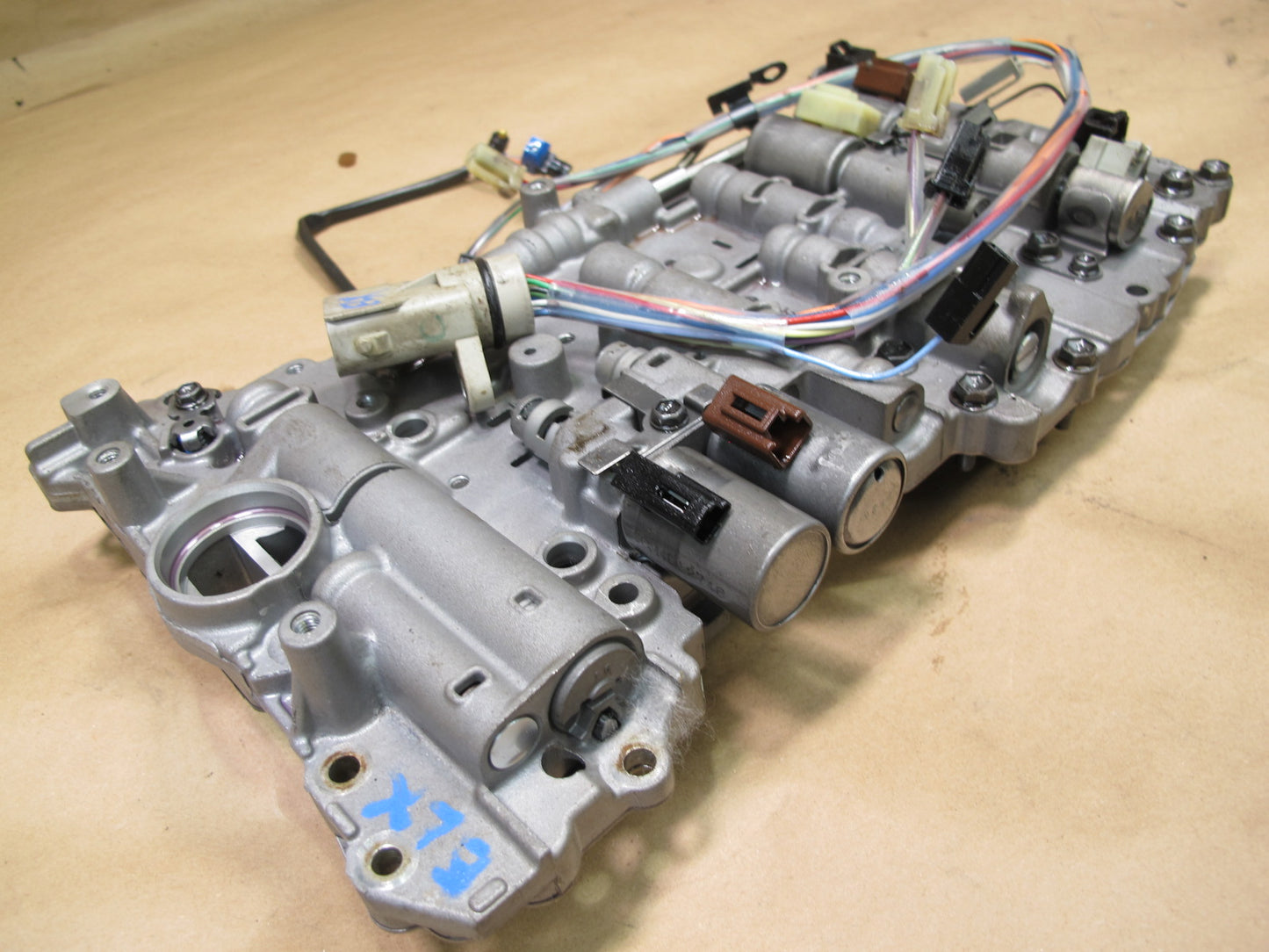 2004-2005 Lexus UZJ100L LX470 A/T Automatic Transmission Valve Body Mechatronic