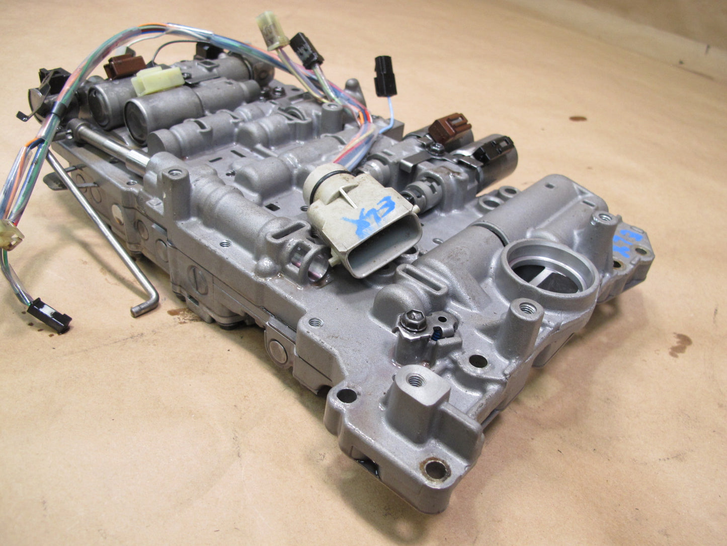 2004-2005 Lexus UZJ100L LX470 A/T Automatic Transmission Valve Body Mechatronic