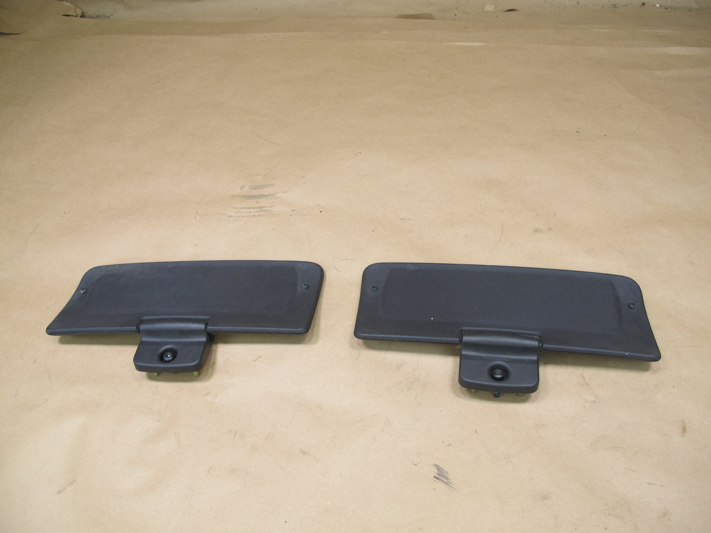 06-09 Pontiac Solstice Set of 2 Front Left & Right Sun Visor OEM