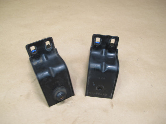 06-09 Pontiac Solstice Set of 2 Radiator Upper Mount Bracket Holder OEM