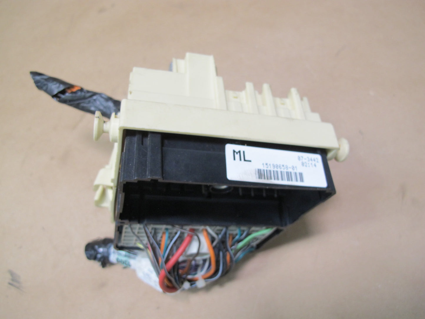 2003-2007 Hummer H2 Under Dash Junction Relay Box Module Unit 15190658-01