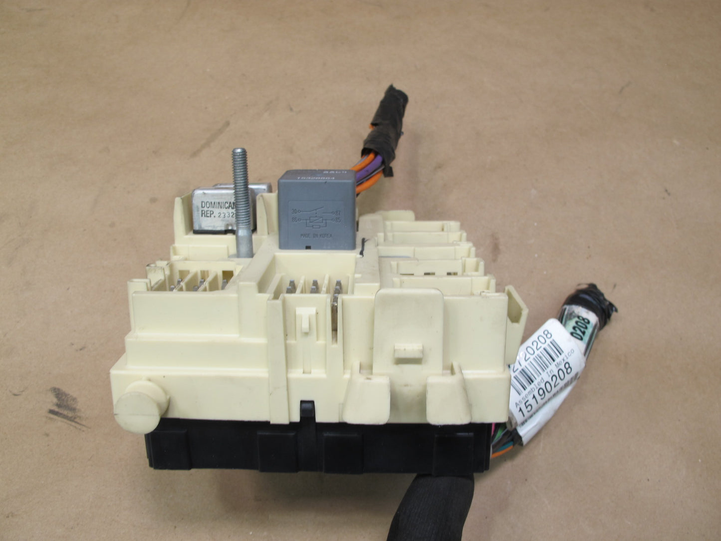 2003-2007 Hummer H2 Under Dash Junction Relay Box Module Unit 15190658-01