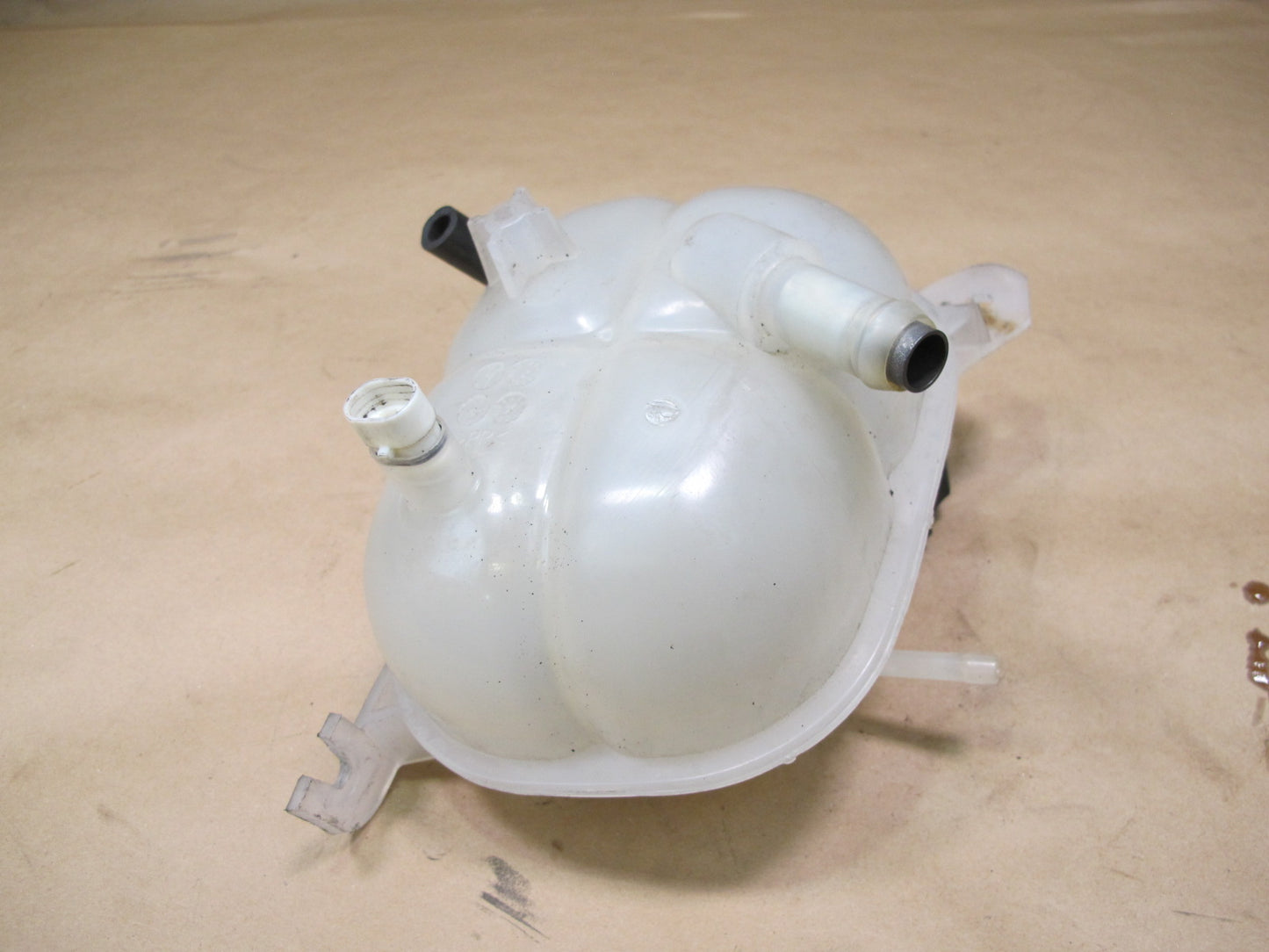 06-09 Pontiac Solstice Engine Coolant Expansion Overflow Reservoir Tank