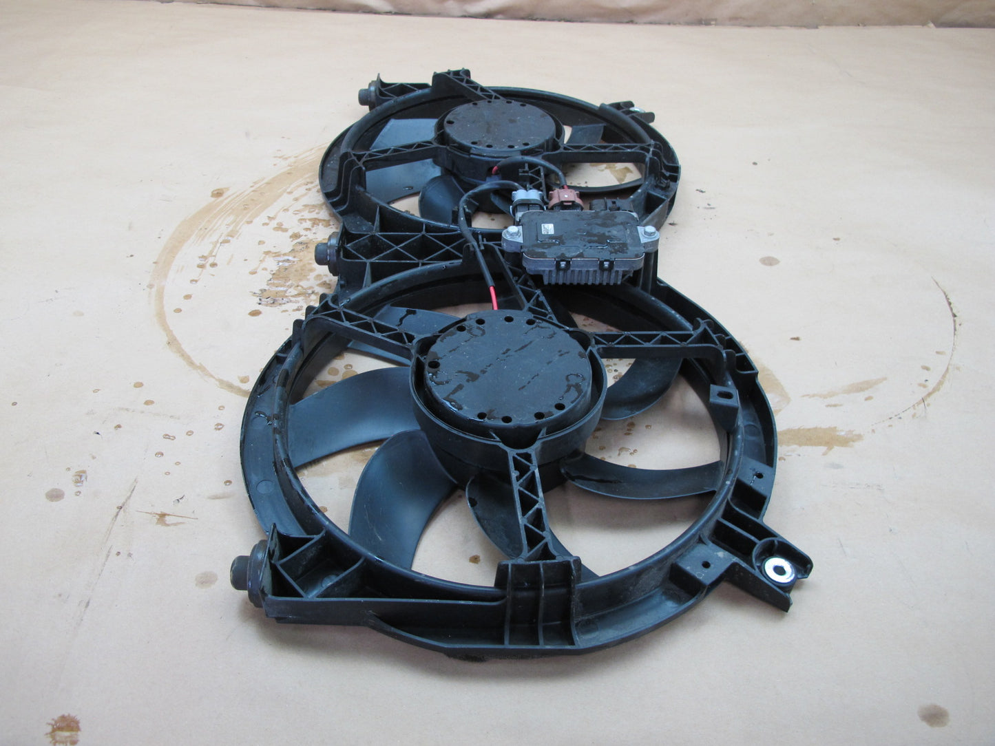 2013-2020 Infiniti JX35 QX60 Engine Radiator Cooling Fan Shroud Assembly