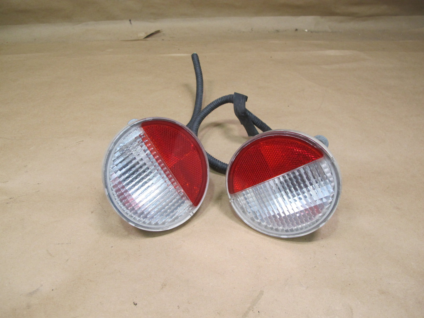 06-09 Pontiac Solstice Set of 2 Rear Left & Right Reverse Light Lamp OEM