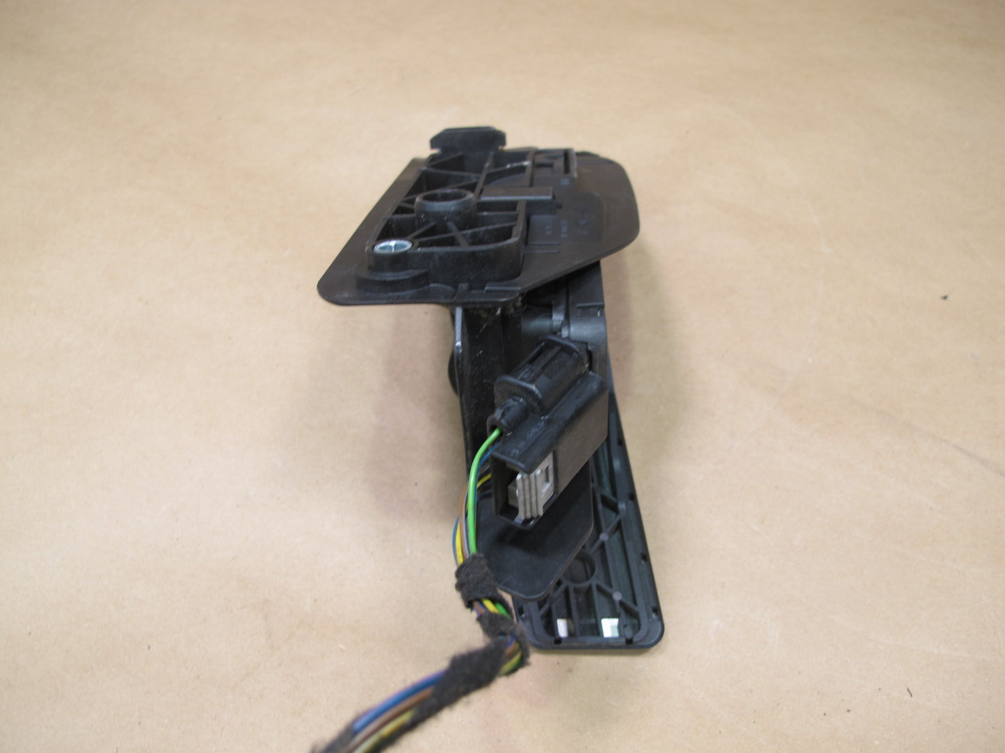 2010-2016 Porsche Panamera 970 Gas Acceleration Pedal Module 97042302100