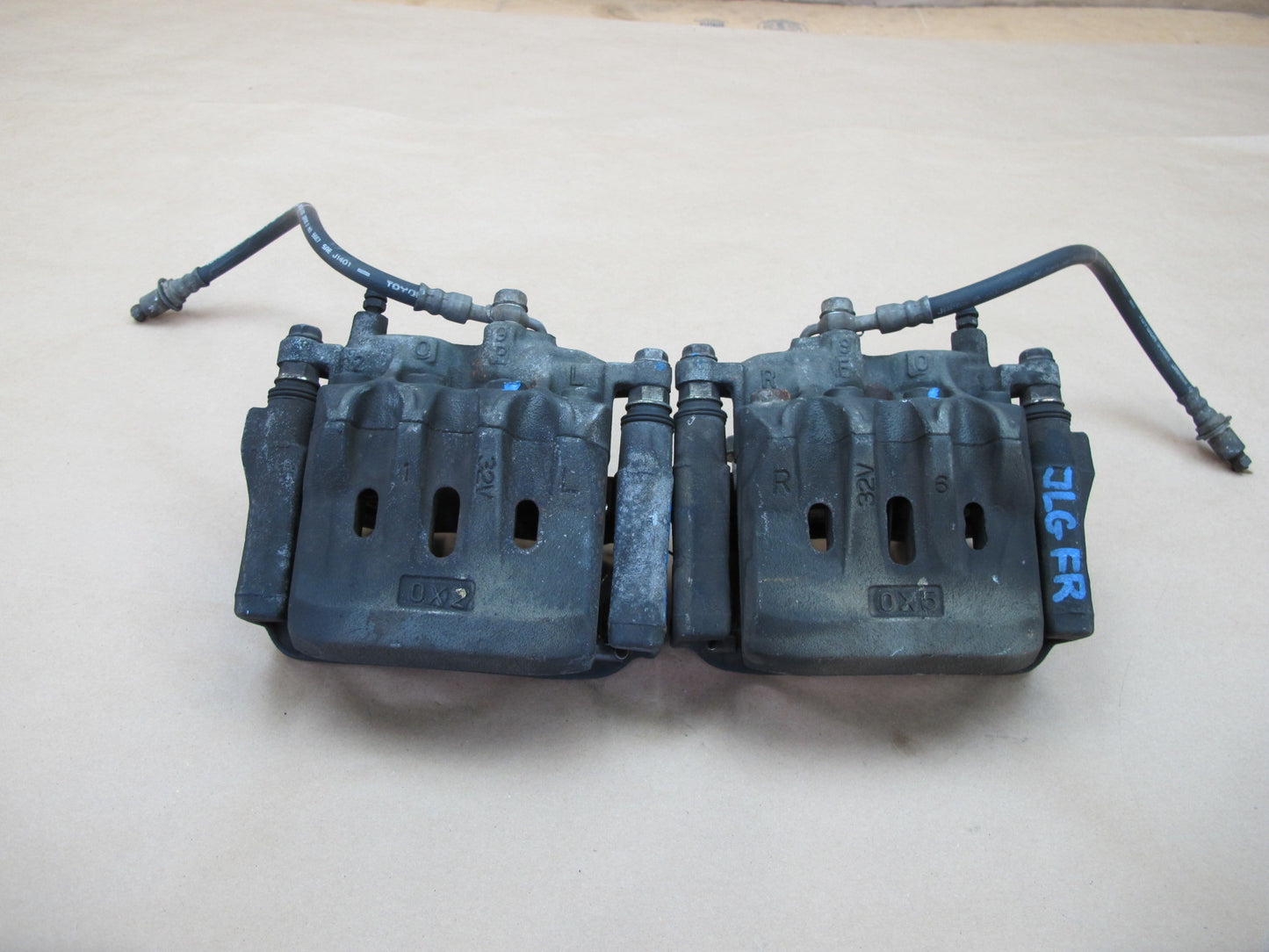 98-05 Lexus JZS160 GS300 GS400 GS430 Front Left & Right Brake Caliper Set OEM