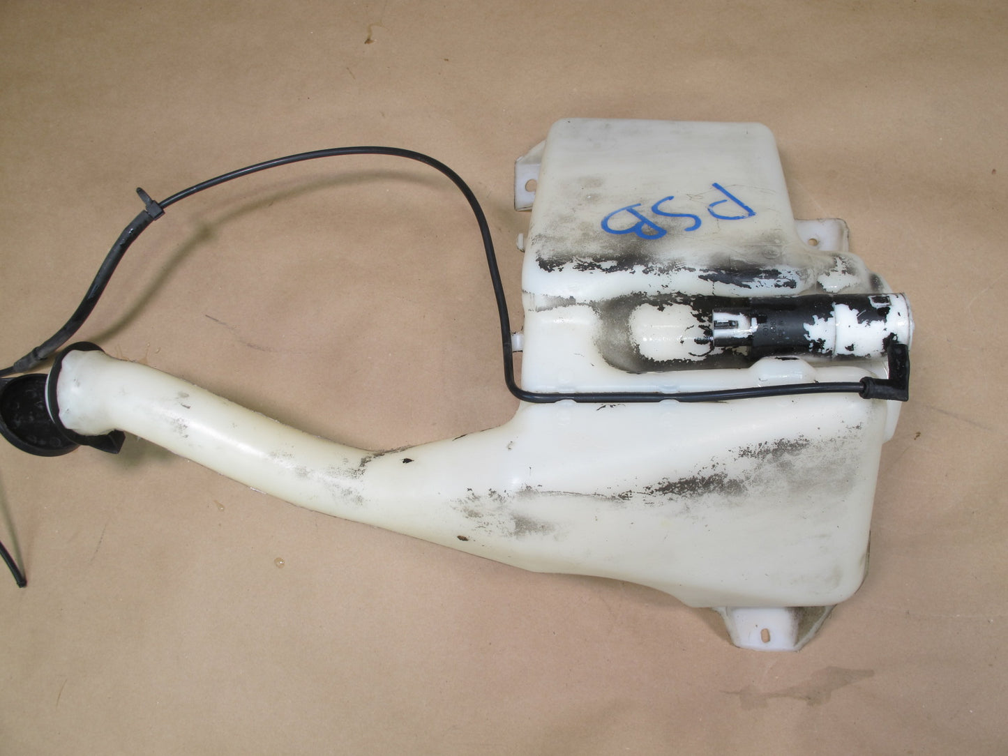 06-09 Pontiac Solstice Windshield Washer Fluid Reservoir Tank w Pump OEM