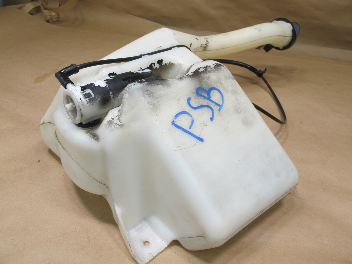 06-09 Pontiac Solstice Windshield Washer Fluid Reservoir Tank w Pump OEM