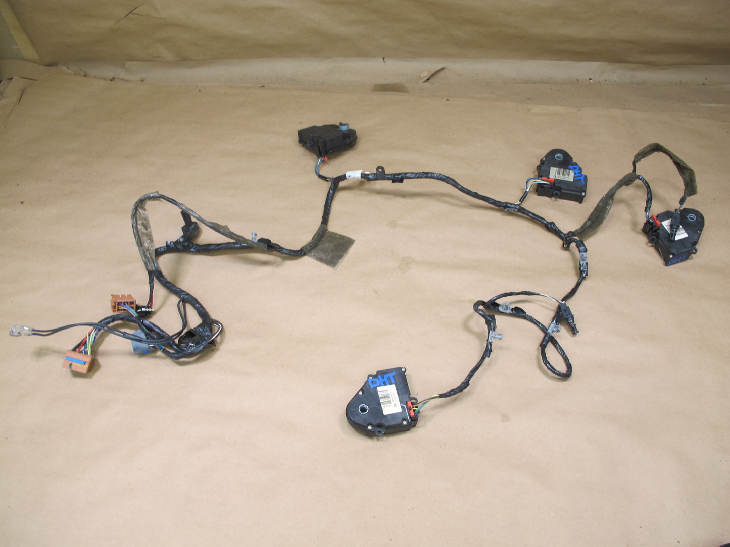 2003-2009 Hummer H2 Hvac A/C Air Heater Door Flap Actuator Motor W/ Wire Set