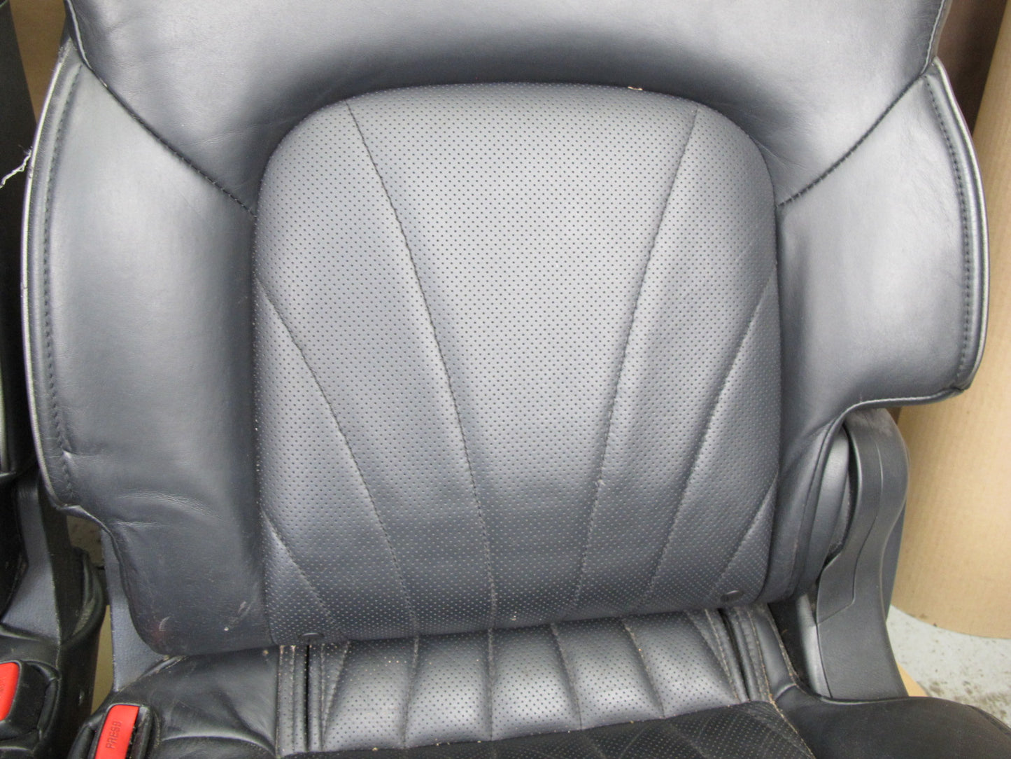 2011-2017 Infiniti QX56 QX80 Rear Left & Right 2ND ROW Leather Seat