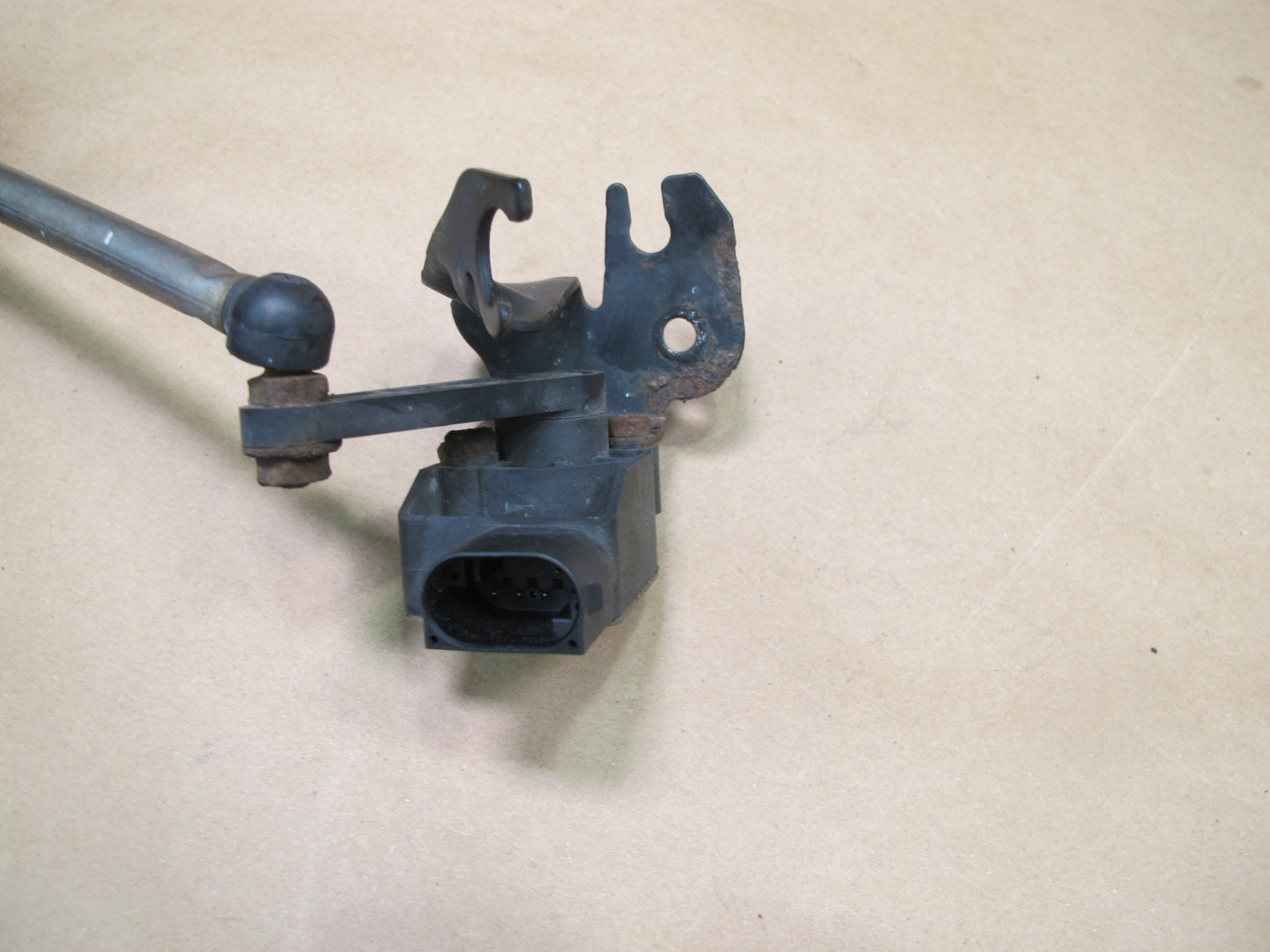 2010-2016 Porsche Panamera 970 Rear Left Suspension Height Sensor 97033302103