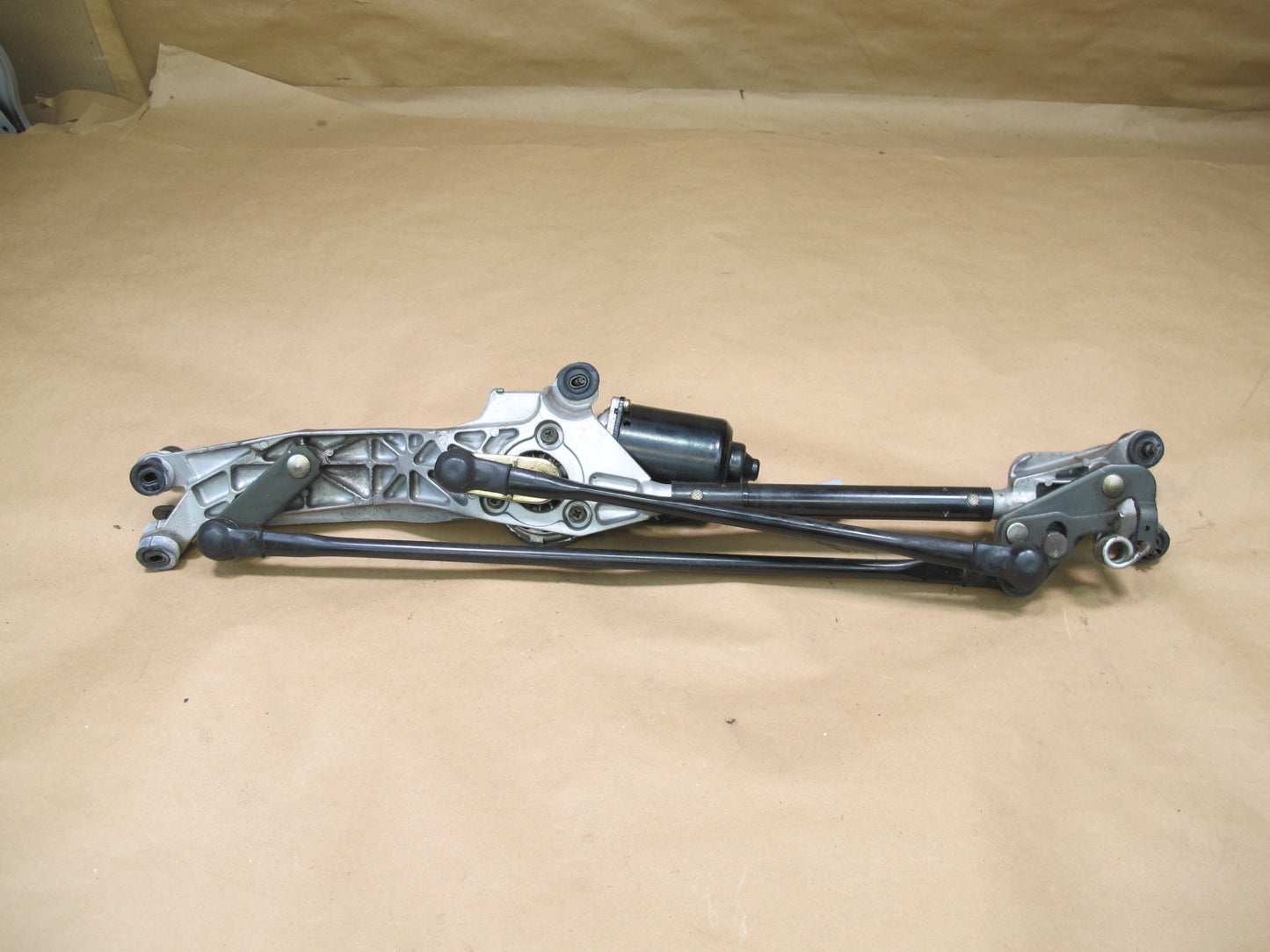 98-05 Lexus GS430 GS300 Windshield Wiper Transmission Linkage w Motor OEM