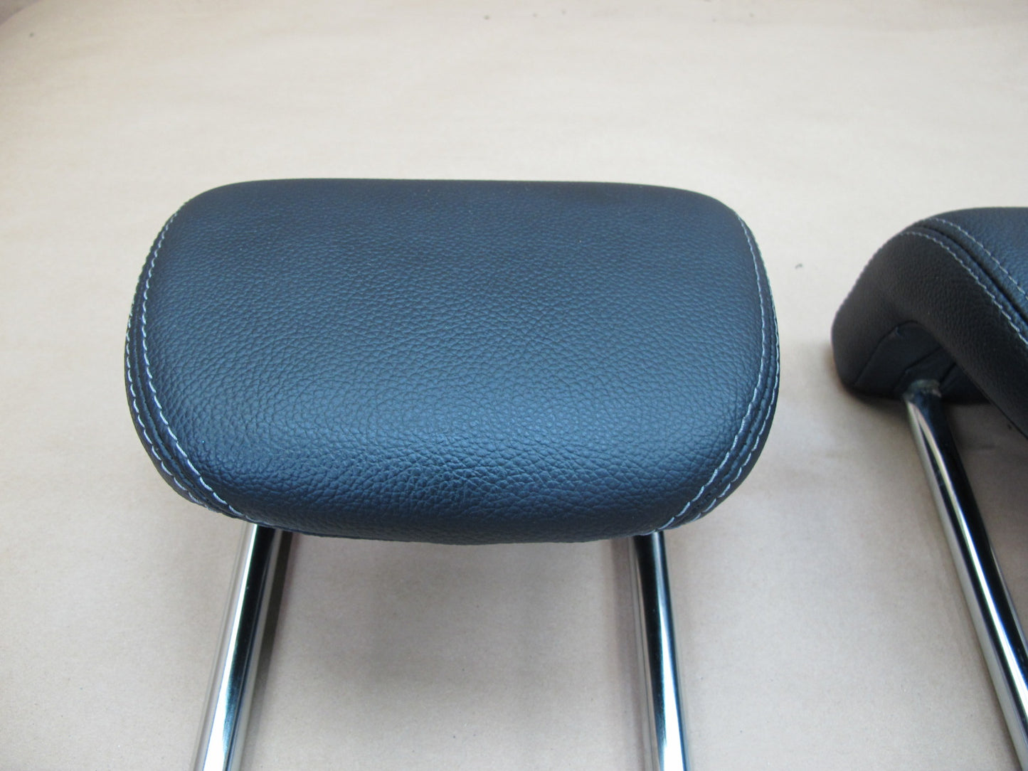2006-2010 Mercedes R-class W251 3rd Row Left & Right Seat Headrest Head Rest OEM