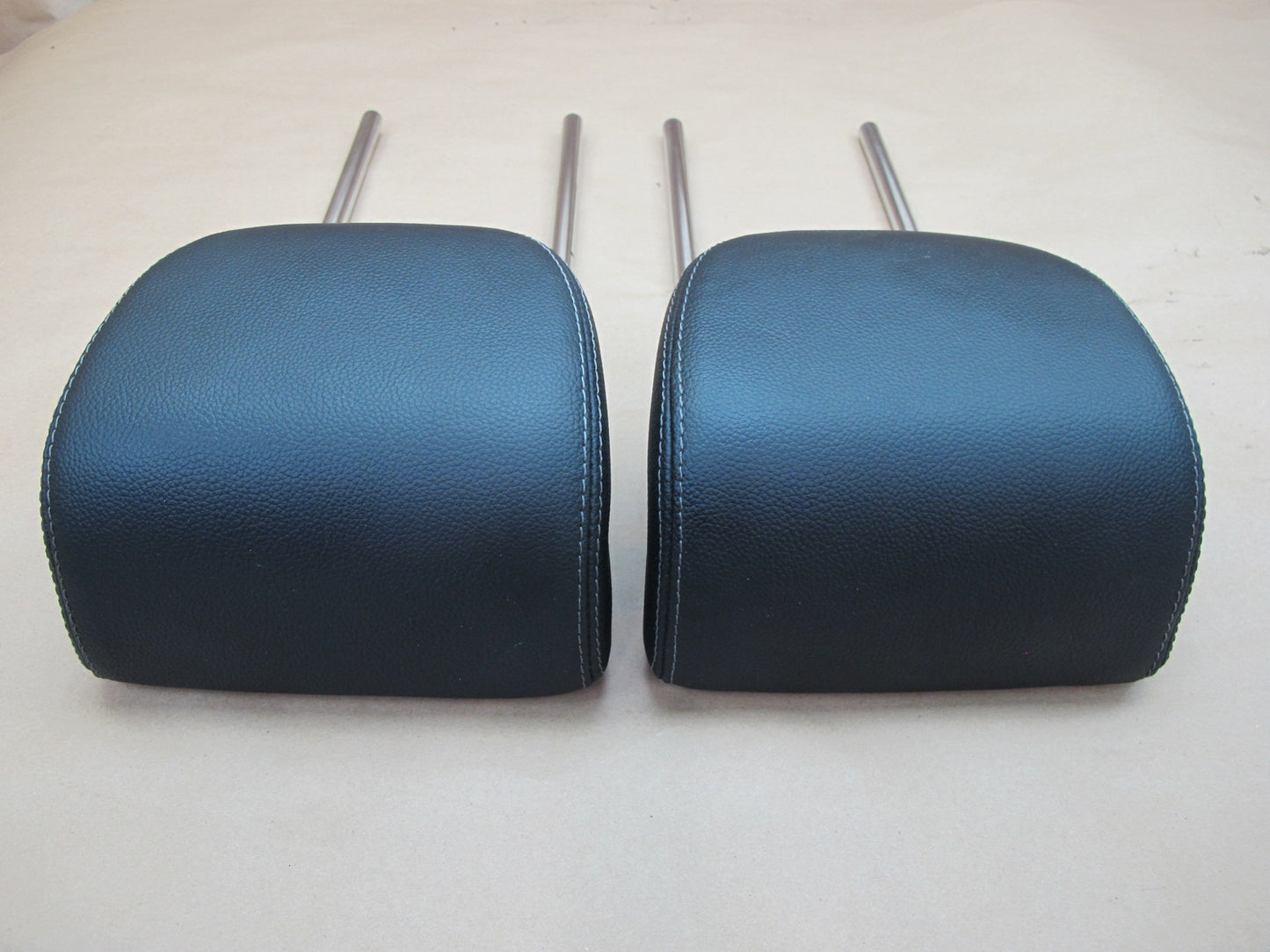 2006-2010 Mercedes R-class W251 3rd Row Left & Right Seat Headrest Head Rest OEM