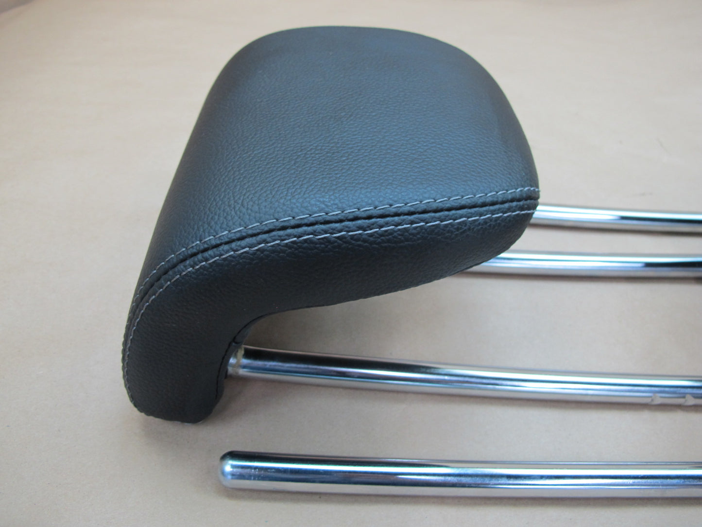 2006-2010 Mercedes R-class W251 3rd Row Left & Right Seat Headrest Head Rest OEM